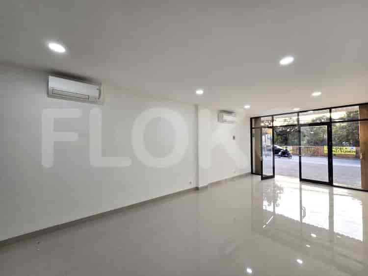 Dijual Ruko Luas 168 m2 di Jalan Utama Jati Makmur, Pondok Gede - RKSb74 2