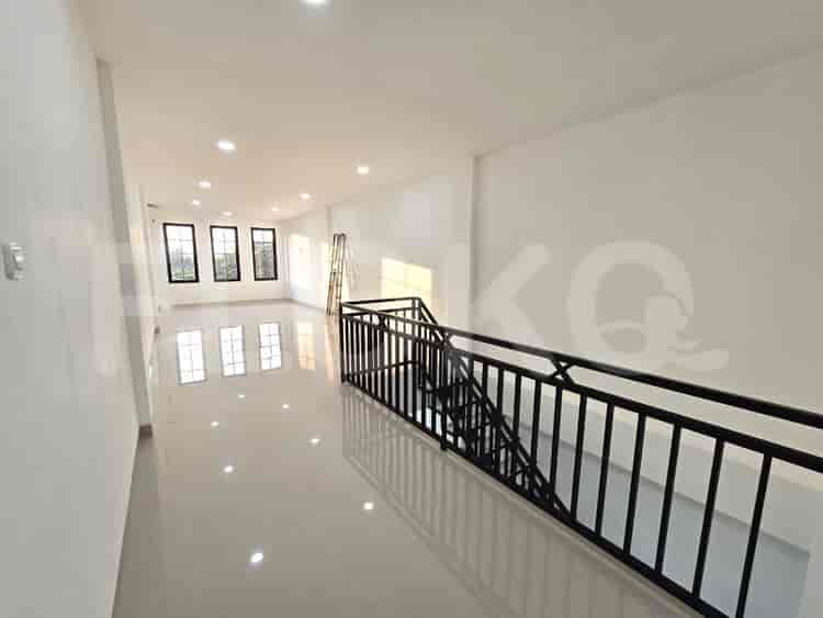 Dijual Ruko Luas 168 m2 di Jalan Utama Jati Makmur, Pondok Gede - RKSb74 4