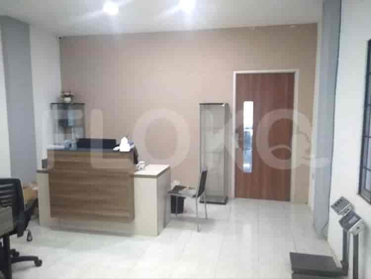 Disewakan Ruko Luas 352 m2 di Jalan Mangga Besar, Mangga Besar - RKR041 4