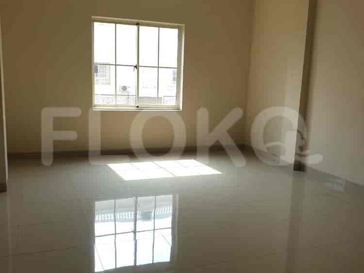 Disewakan Ruko Luas 135 m2 di Jalan Green Lake City, Cengkareng - RKR0cb 2