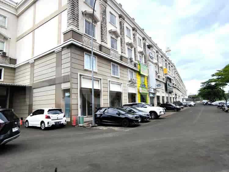 Disewakan Ruko Luas 268 m2 di Jalan Green Lake City, Cengkareng - RKR4bb 3