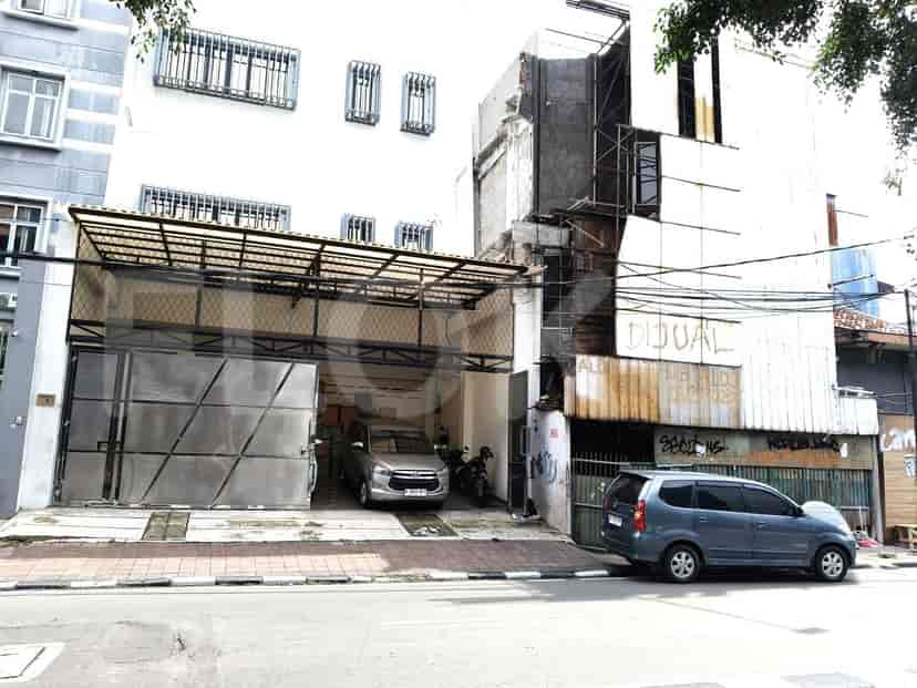 Dijual Ruko Luas 340 m2 di Roxy, Gunung Sahari 1