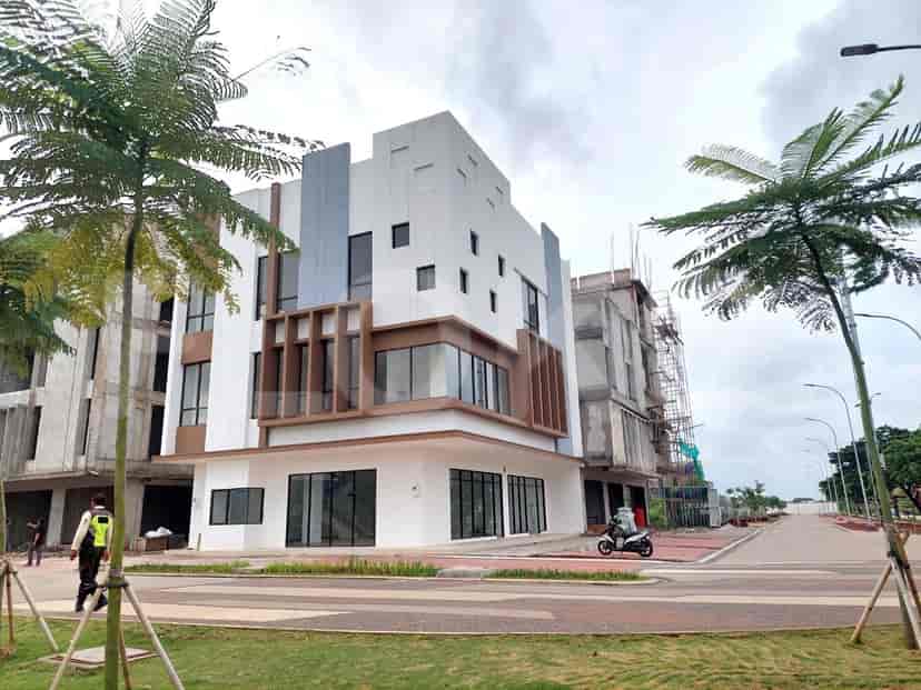 81 sqm, shophouse for sale in Jakarta Garden City, Cakung 2