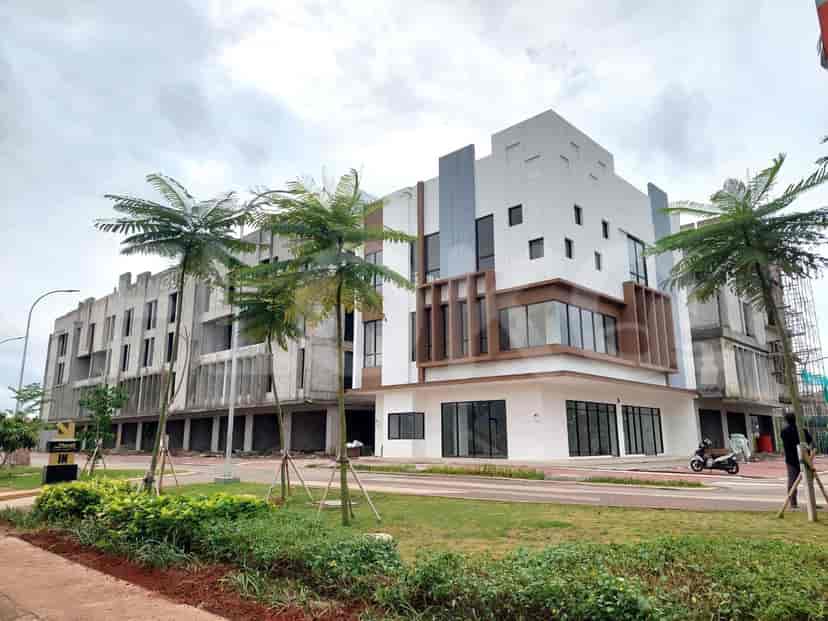 81 sqm, shophouse for sale in Jakarta Garden City, Cakung 1