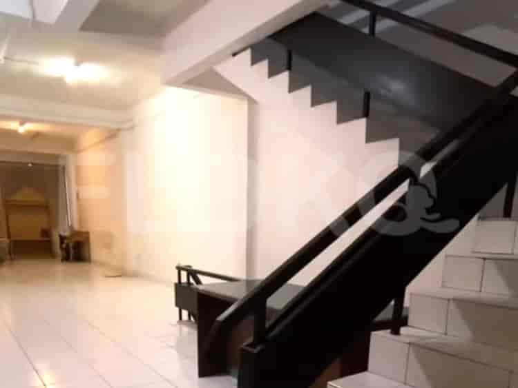 200 sqm, shophouse for rent in Green Ville, Kebon Jeruk - RKR4ff 3
