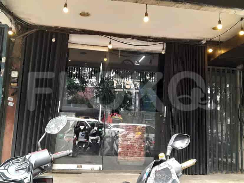 Dijual Ruko Luas 180 m2 di Jalan Boulevard Raya, Kelapa Gading 1
