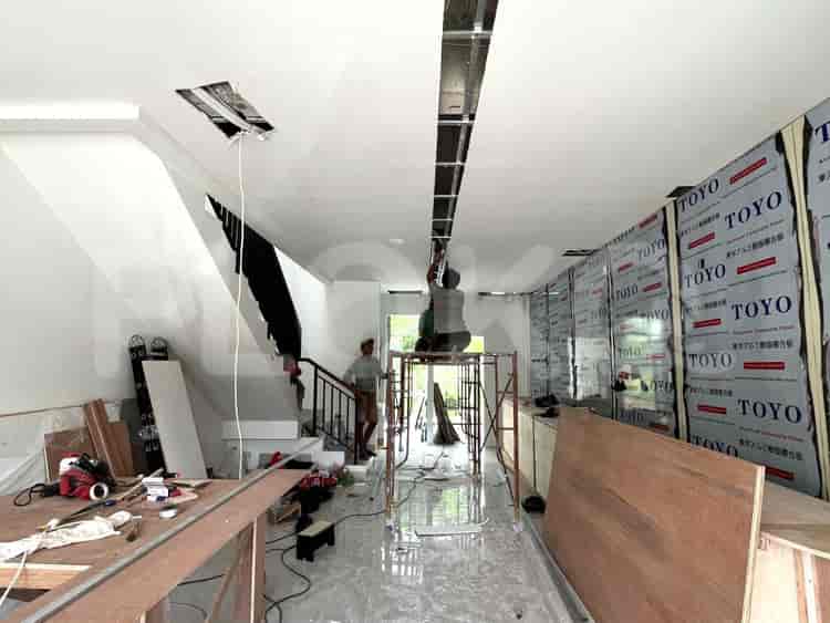200 sqm, shophouse for rent in Metland Puri, Tangerang - RKRc40 5