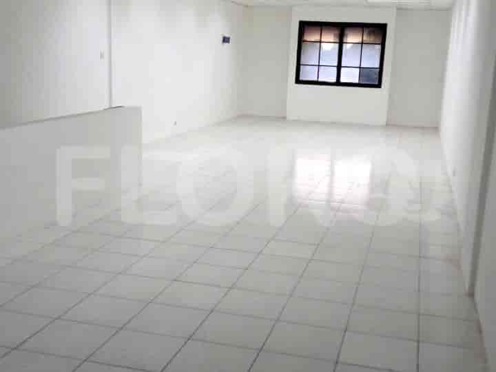360 sqm, shophouse for rent in Jalan Plaza 5, Pondok Indah - RKR58a 3