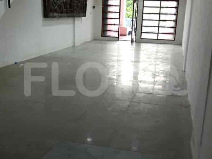 360 sqm, shophouse for rent in Jalan Plaza 5, Pondok Indah - RKR58a 4