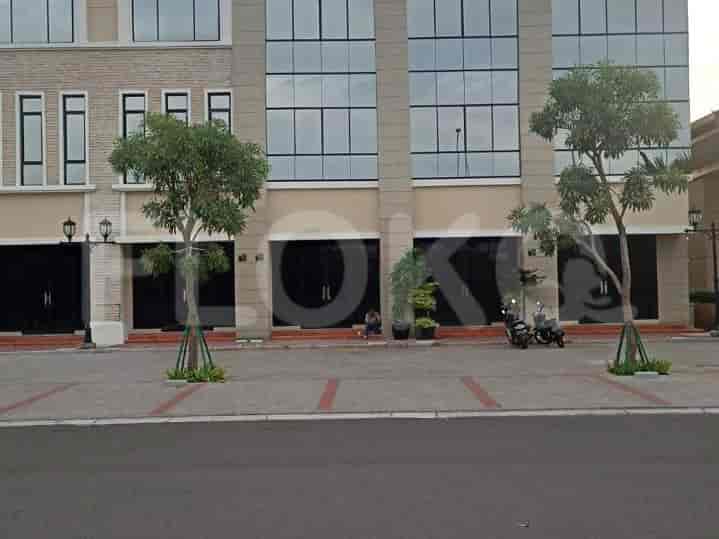 270 sqm, shophouse for sale in Jalan Sedayu City Boulevard Utara, Kelapa Gading - RKS2ce 1