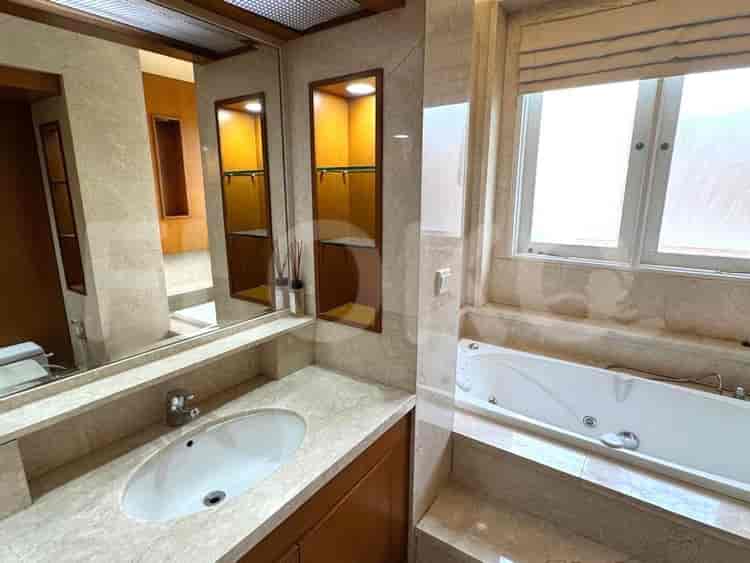 600 sqm, 4 BR house for rent in Jl Kencana Permai, Pondok Indah - RHAd19 9