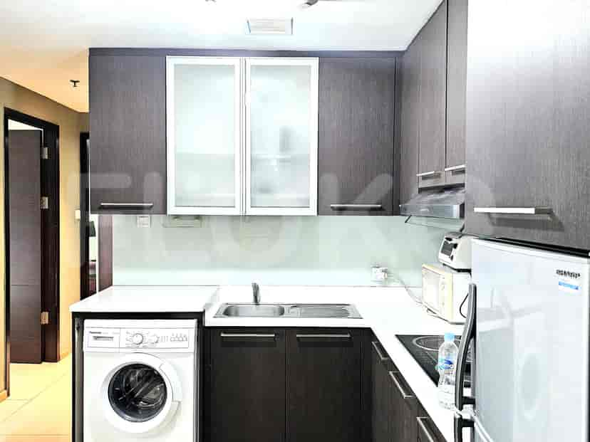 A well-equipped kitchen with modern appliances.