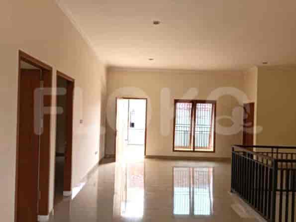 Dijual Rumah 3 BR, Luas 200 m2 di Harapan Indah Bekasi, Bekasi - RHAS548 2