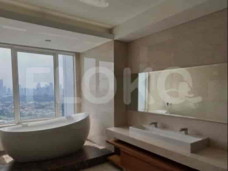 4 Bedroom on High Floor for Rent in Apartemen Providence Park - fpe713 5