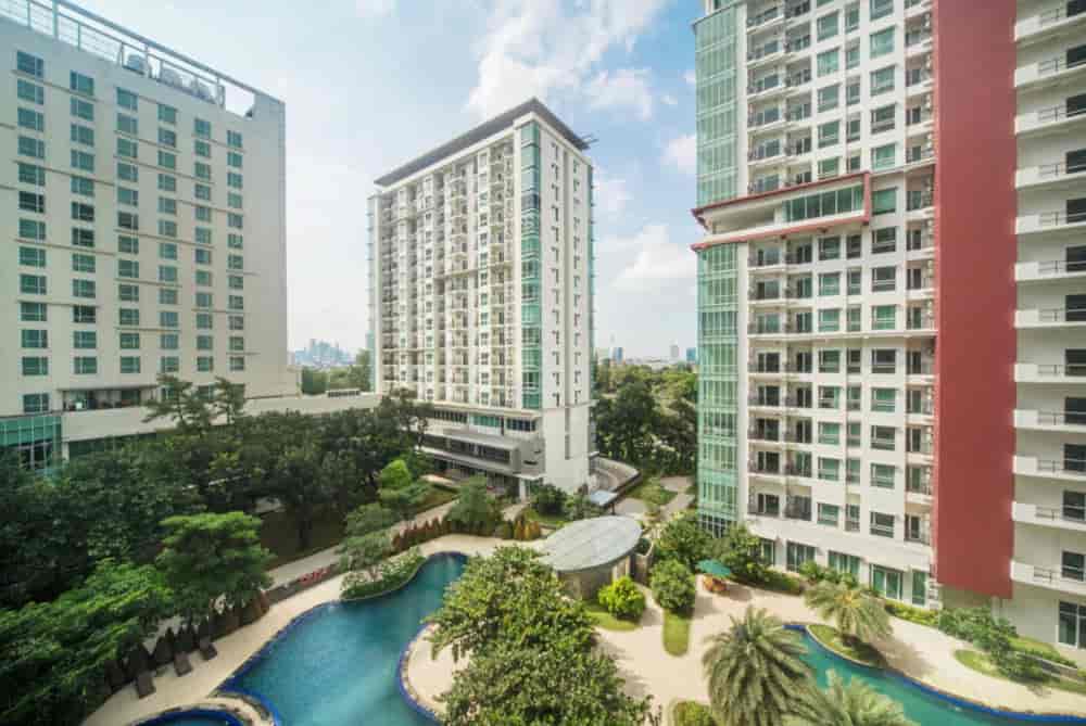 Kolam renang woodland park residence kalibata