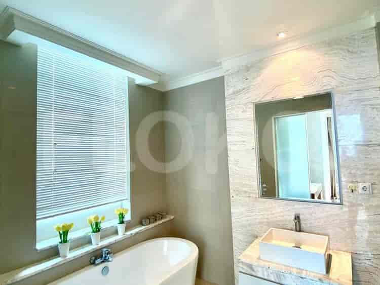 3 Bedroom on Middle Floor for Rent in Residence 8 Senopati - fseca7 4