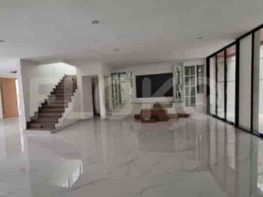 Dijual Rumah 5 BR, Luas 200 m2 di Muara Karang, Pluit - RHAS0e7 1