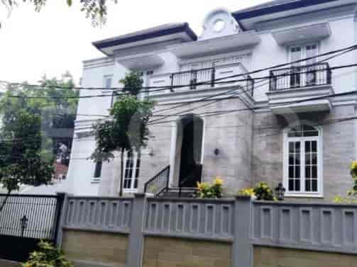 Dijual Rumah 4 BR, Luas 800 m2 di Kebayoran Baru, Gandaria - RHASc83 1