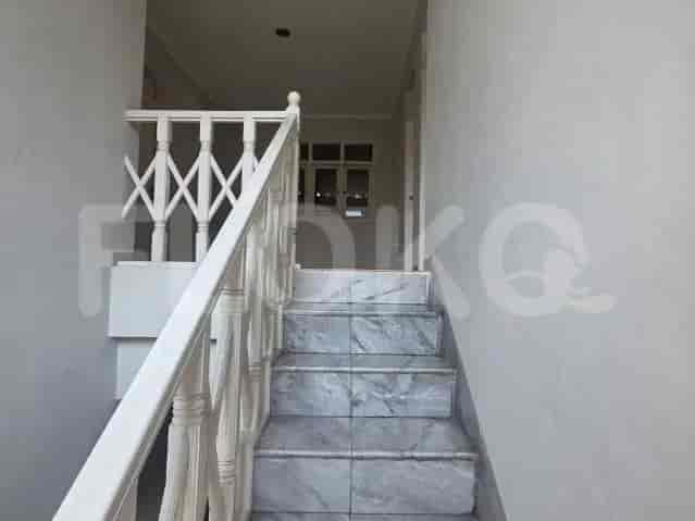 400 sqm, 6 BR house for rent in Jalan Besakih, Mega Kuningan - RHAa57 9