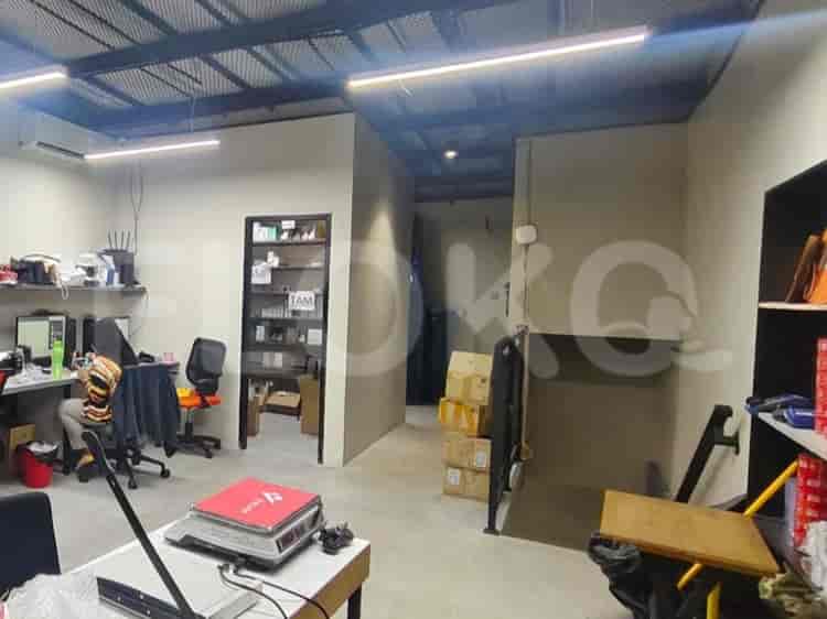 Dijual Ruko Luas 300 m2 di Jalan Perjuangan, Kebon Jeruk - RKS6da 4