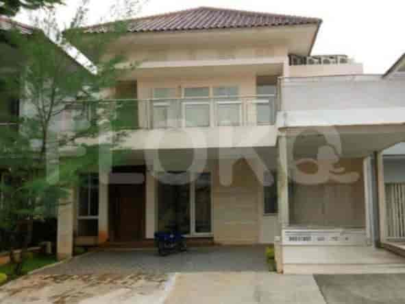 Disewakan Rumah 4 BR, Luas 250 m2 di Alam Sutera - Tangerang, Alam Sutera - RHA1ce 1