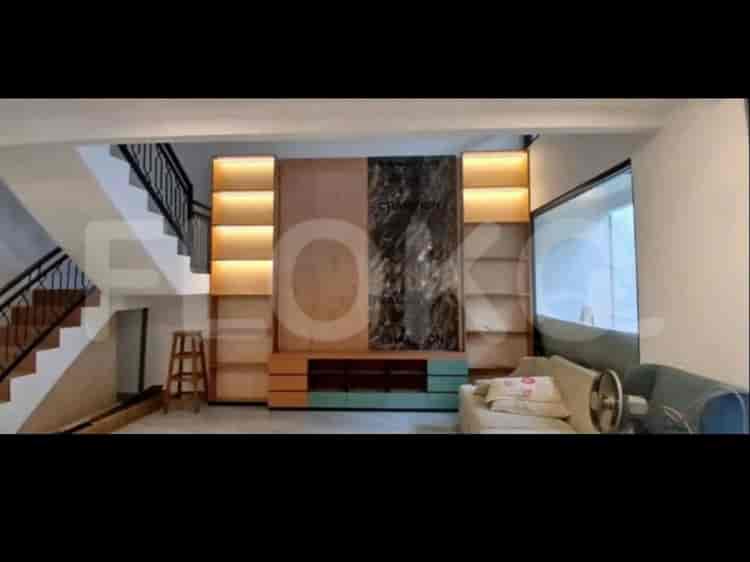 Disewakan Rumah 3 BR, Luas 320 m2 di Taman Modern Jl. Anyelir 1, Cakung - RHA7cd 2