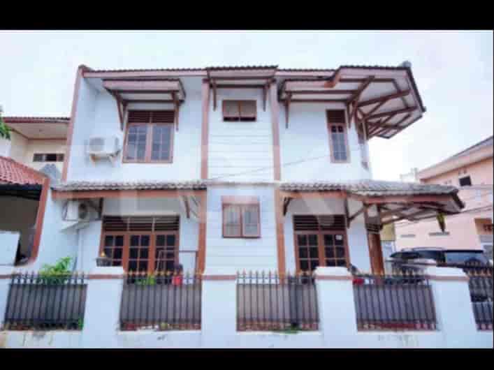 192 sqm, 4 BR house for sale in Jalan Bontang III - Pondokgede, Bekasi - RHAS491 3