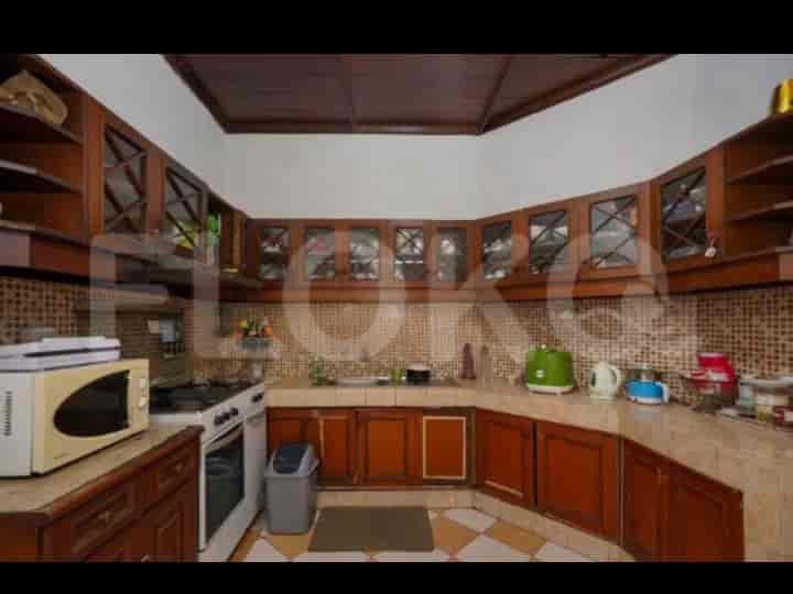 Dijual Rumah 5 BR, Luas 300 m2 di Perumahan Taman Bougenville Bekasi, Bekasi - RHAS2ef 3