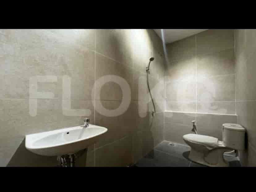 RHASd69 | House in Jakarta Barat for Sale with 4 Bedrooms & Carport 3