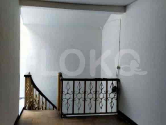RHAS13e | House in Tanjung Duren for Sale | 2 Floors with Negotiable Price 5