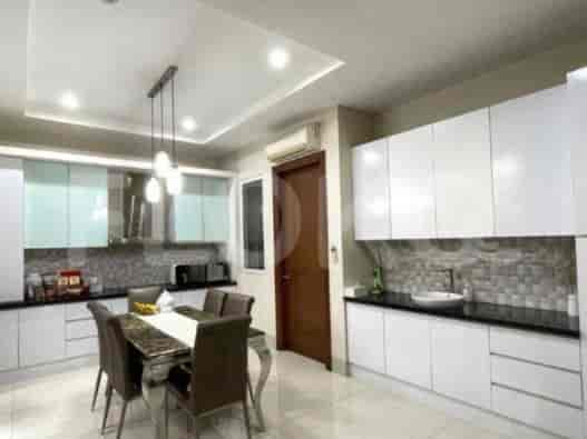RHAS353 | House in Pondok Indah for Sale with 3 Floors & Open Kitchen 4