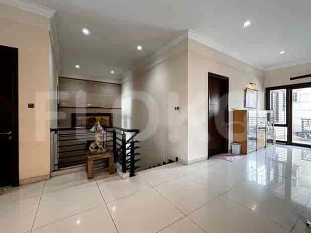 900 sqm, 4 BR house for rent in Puri Indah, Puri Indah - RHA59e 5