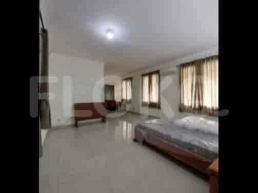 RHASe18 | House Kebon Jeruk Sale with 4BR & 2 Floors 2