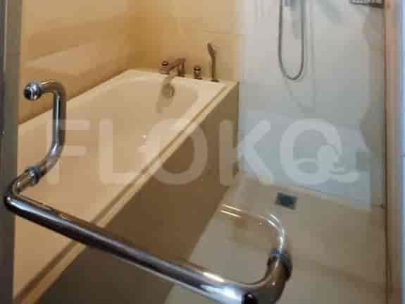 Bathroom with a bathtub and a shower.