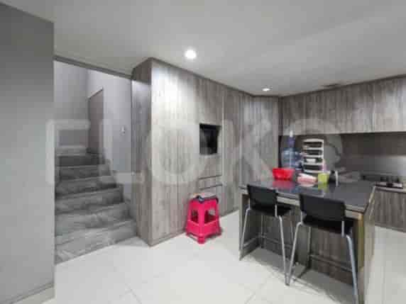Dijual Rumah 6 BR, Luas 470 m2 di Taman Kebon Jeruk , Kebon Jeruk - RHAS401 5