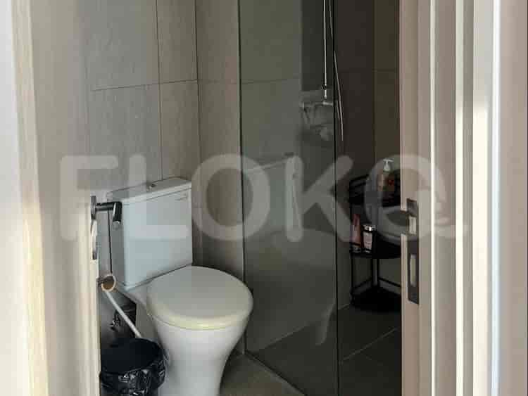 3 Bedroom on Low Floor for Rent in Fatmawati City Center Apartment - ftb455 4