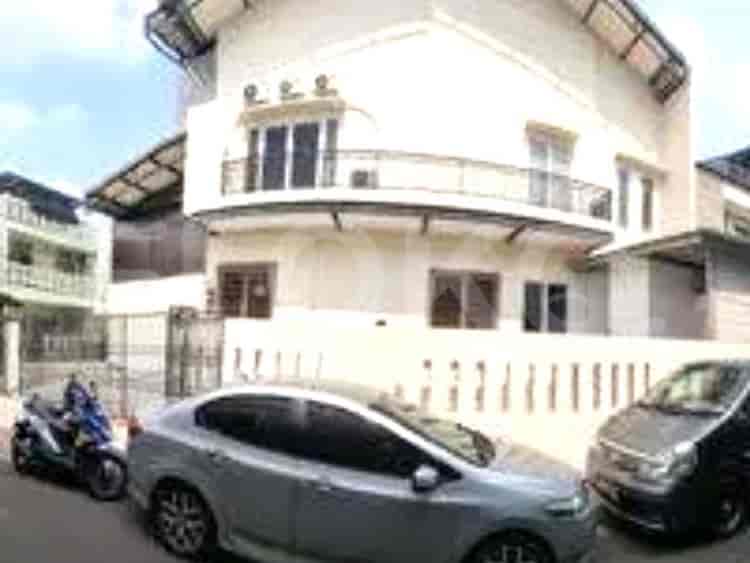 Dijual Ruko Luas 2320 m2 di Jalan Dewi Shinta, Kelapa Gading - RKS388 1