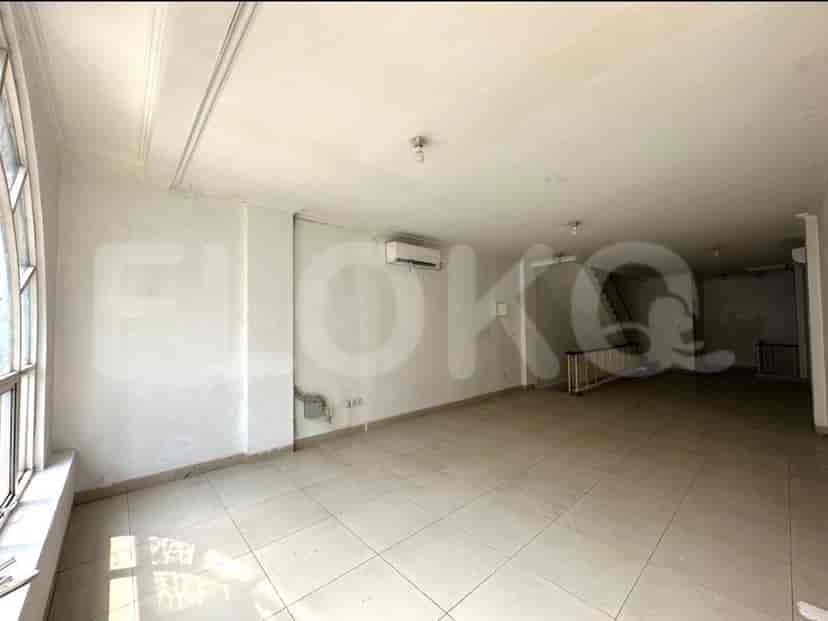Disewakan Ruko Luas 256 m2 di Jalan Sedayu Square, Cengkareng 2