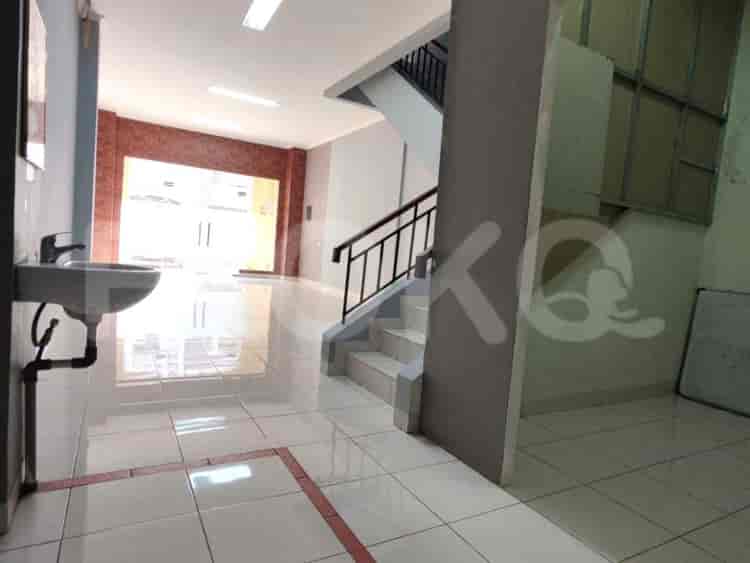 Dijual Ruko Luas 203 m2 di Jalan Graha Boulevard, Gading Serpong - RKSb7e 2
