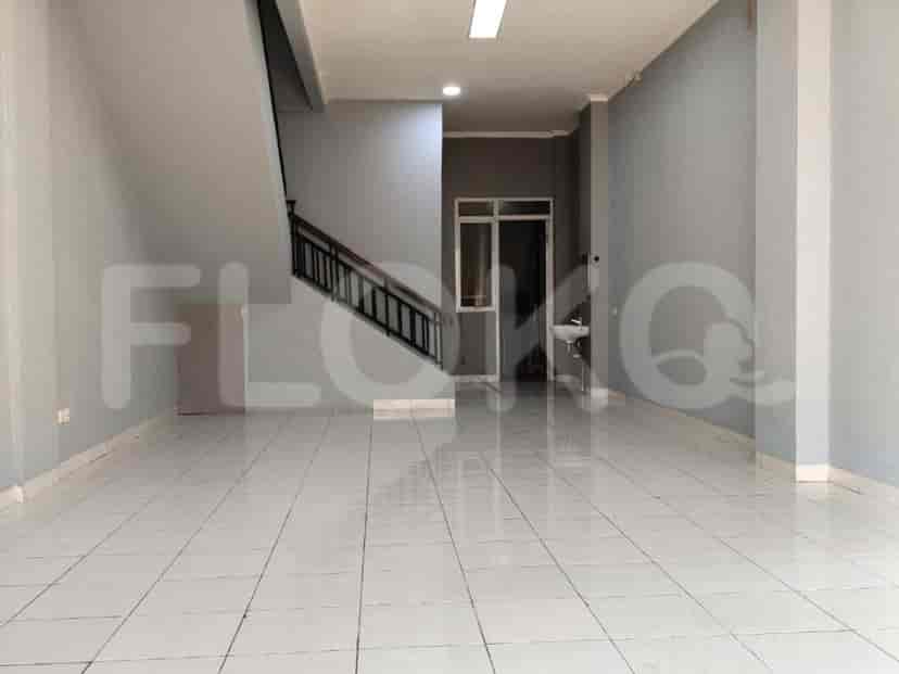 203 sqm, shophouse for sale in Jalan Graha Boulevard, Gading Serpong 3