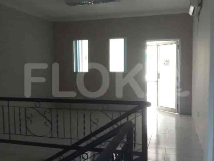 Disewakan Ruko Luas 210 m2 di Jalan Royal Palace A17, Menteng - RKR3fa 3