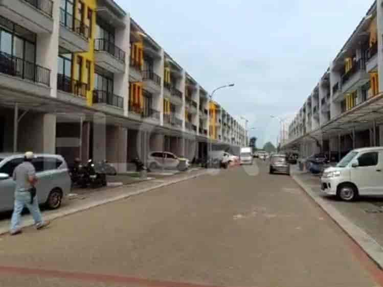 Dijual Ruko Luas 279 m2 di Jalan Soho Sedayu City, Kelapa Gading 1