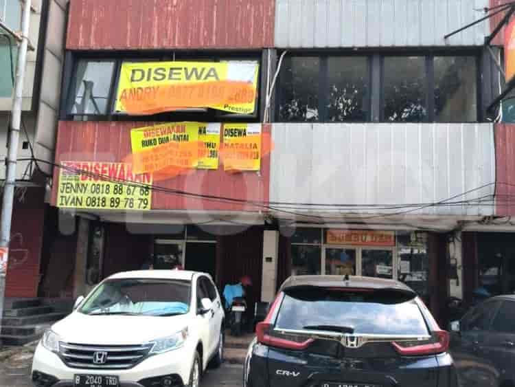 Disewakan Ruko Luas 120 m2 di Jalan Boulevard Raya, Kelapa Gading - RKRaf1 1