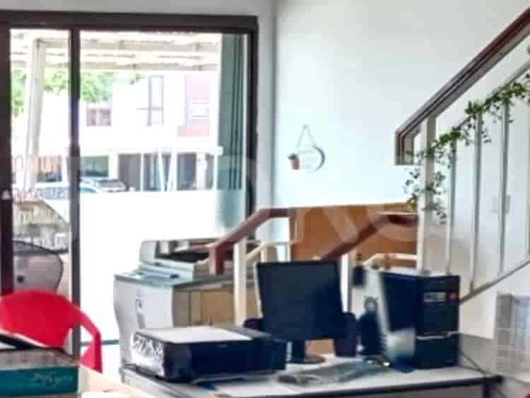 Dijual Ruko Luas 100 m2 di Jalan Maison De Wisteria, Cakung - RKS3f9 2
