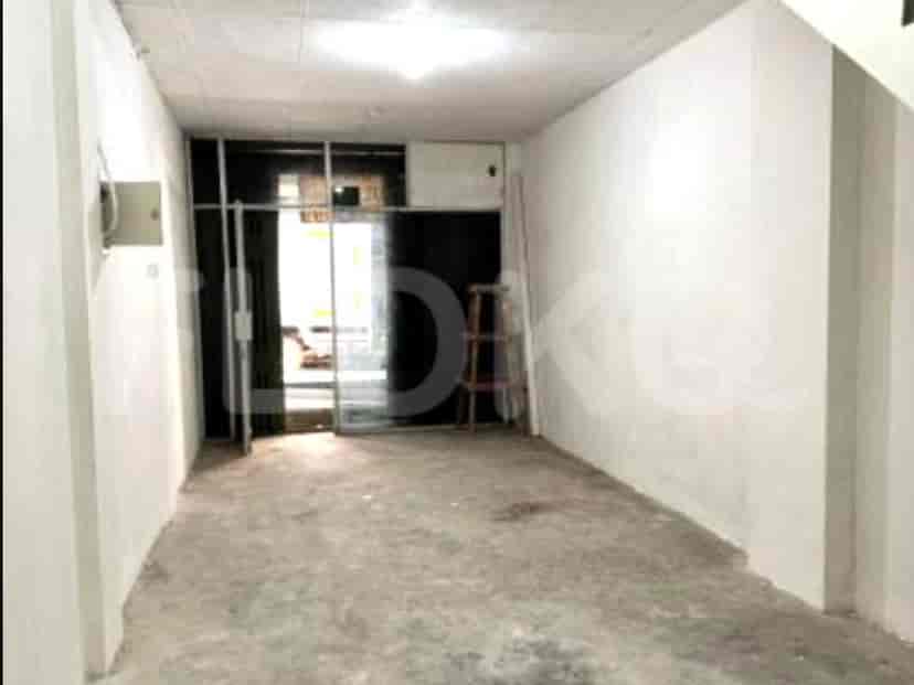 Dijual Ruko Luas 120 m2 di Jalan Krekot Jaya Molek, Pasar Baru 2