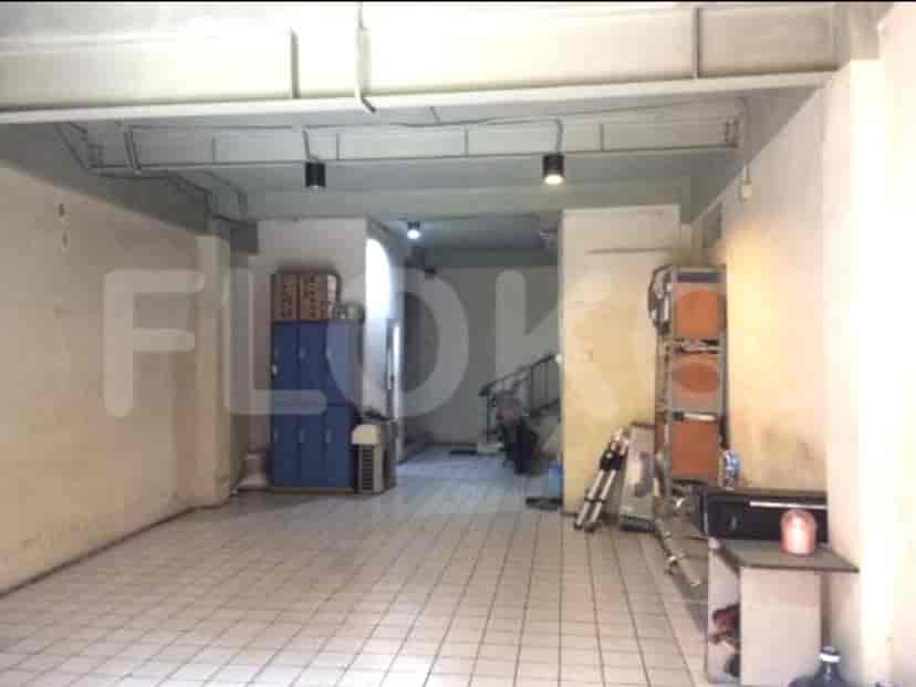 225 sqm, shophouse for rent in Jalan Kebayoran Lama Utara, Ciputat 2