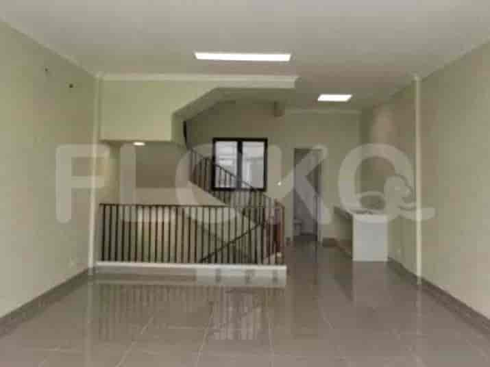 Disewakan Ruko Luas 163 m2 di Jalan Downtown Drive, Gading Serpong 2