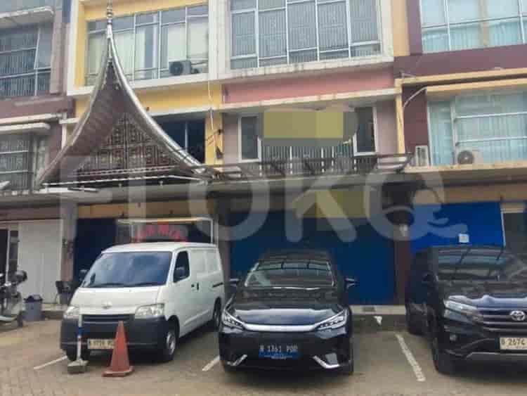 240 sqm, shophouse for sale in Jalan Komplek Mutiara Bekasi Center, Bekasi - RKS03a 1