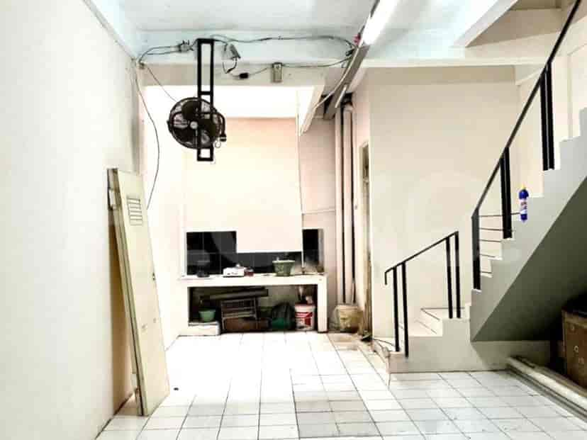 230 sqm, shophouse for rent in Jalan Komplek Ciplaz Klender, Duren Sawit 2