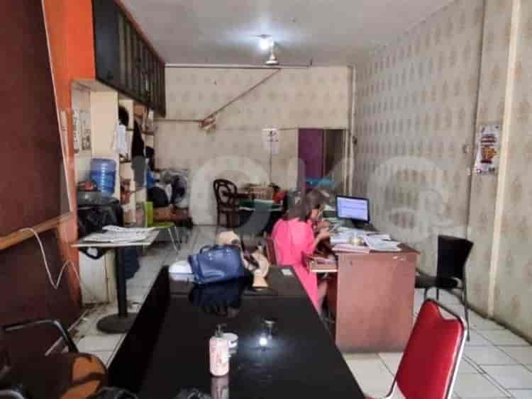 124 sqm, shophouse for rent in Jalan Galaxy Raya Pekayon, Bekasi Selatan - RKRa4b 2